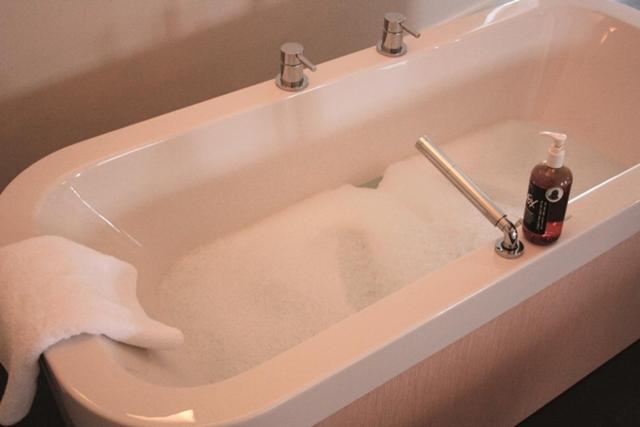 Cour 8 Lofts Guest House Маастрихт Стая снимка