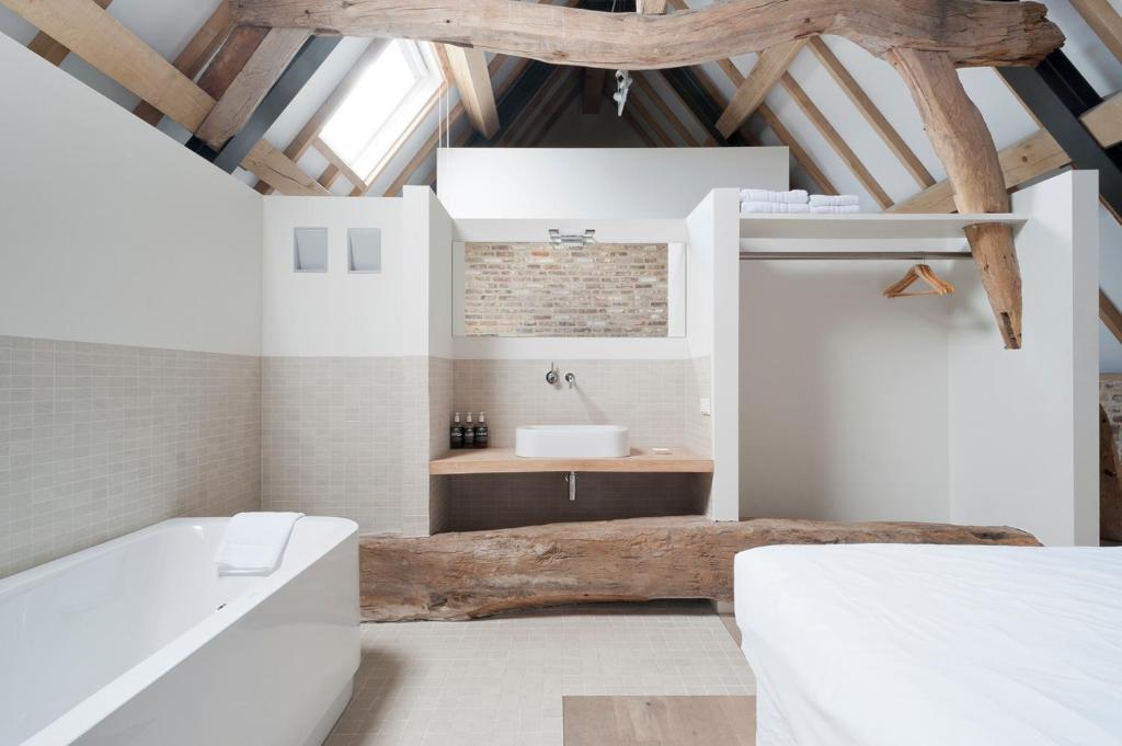 Cour 8 Lofts Guest House Маастрихт Стая снимка