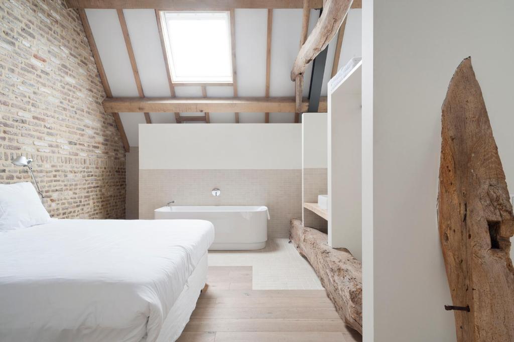 Cour 8 Lofts Guest House Маастрихт Стая снимка
