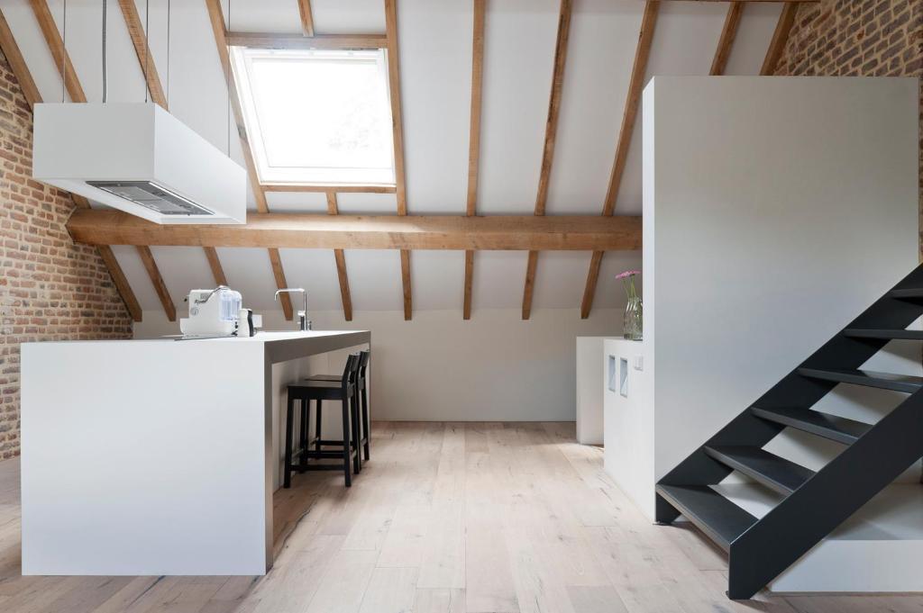 Cour 8 Lofts Guest House Маастрихт Стая снимка