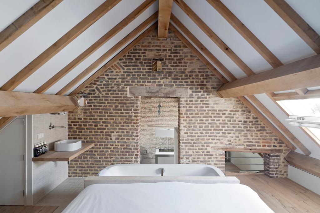 Cour 8 Lofts Guest House Маастрихт Стая снимка