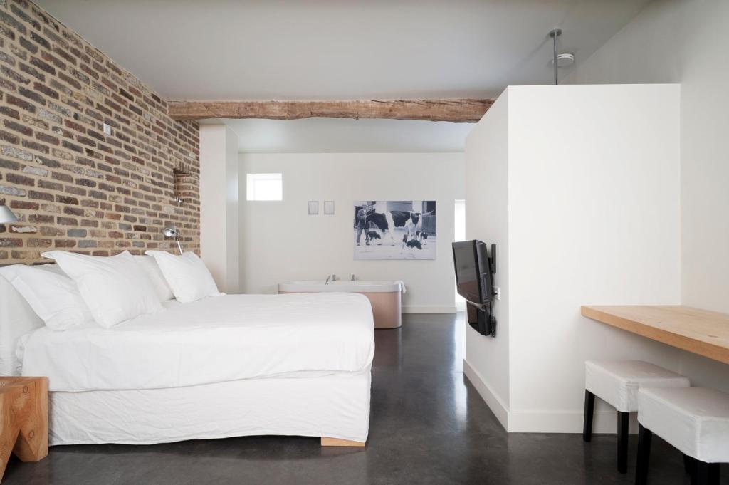 Cour 8 Lofts Guest House Маастрихт Стая снимка